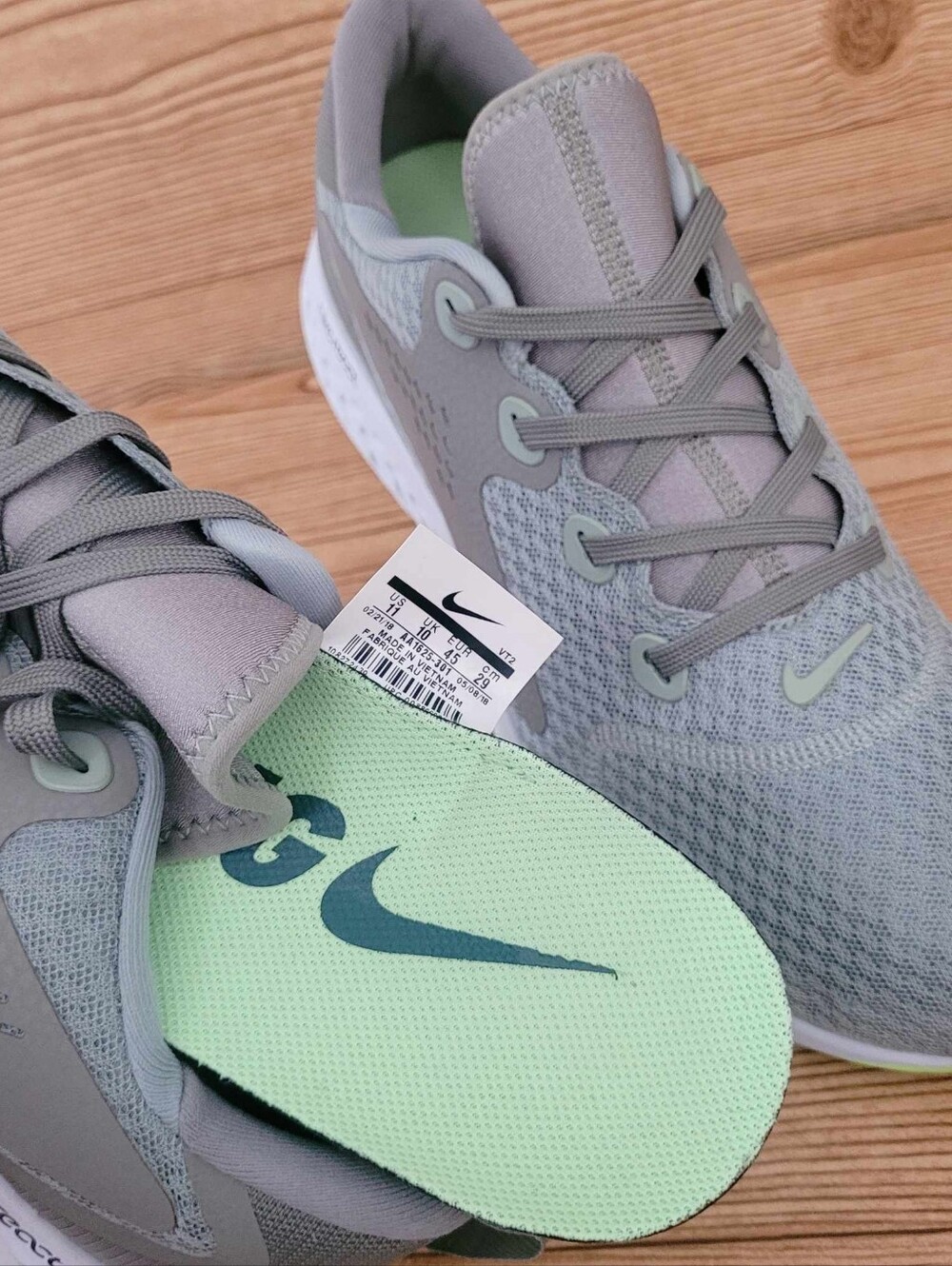Nike Legend React Running 'Mica Green Stucco' - Picture 8 of 8
